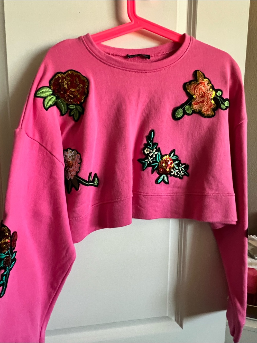 Zara Pink Cropped Sweatshirt with Floral Appliqués